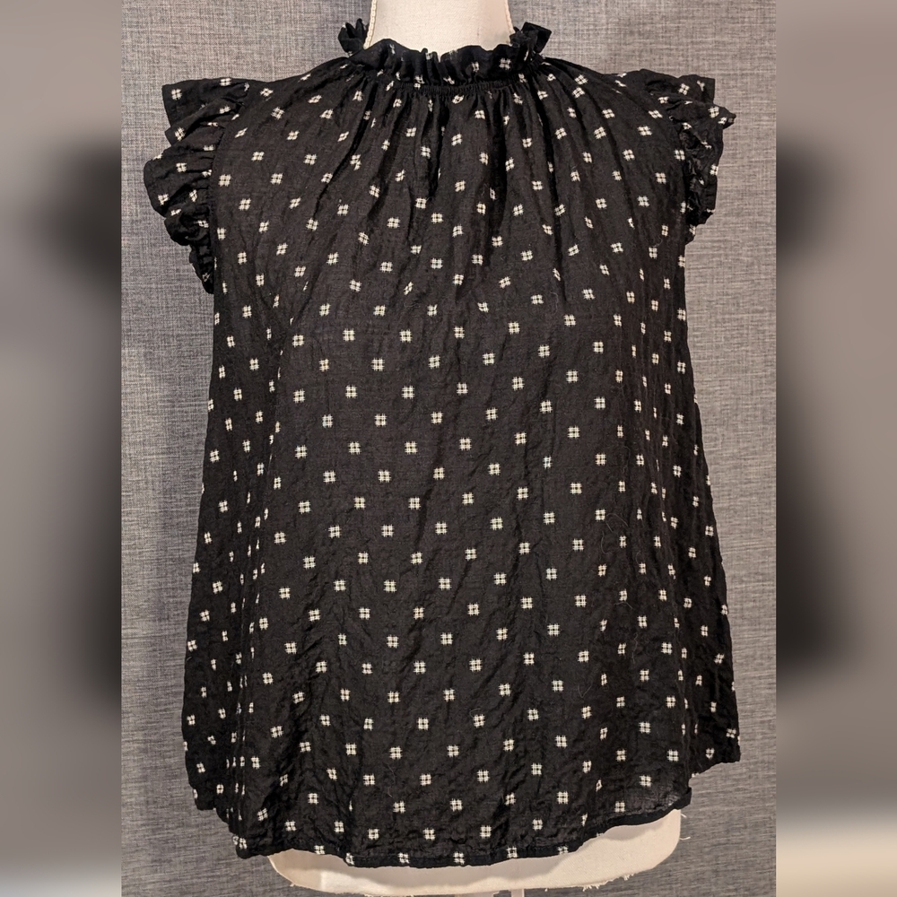 BUCKETLIST Black and White Ruffled Sleeveless Blouse